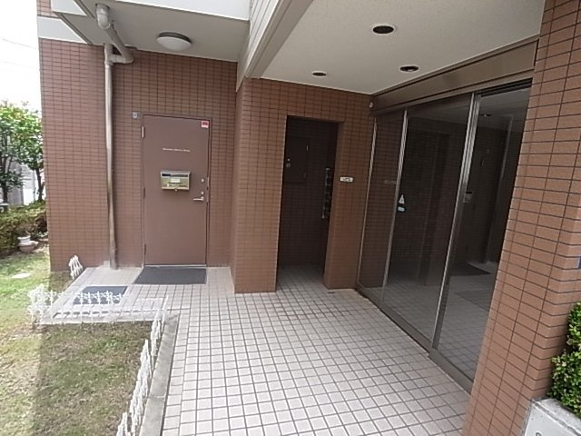シャトー御影山手のエントランス