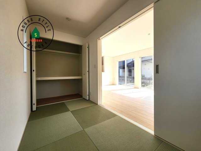 筑紫野市二日市北8丁目第6-2棟（2号棟）の内観：施工例|和室を上手に活用すると暮らし方の幅が広がります。例えば普段は開け放して、子供の小さいうちはお昼寝や遊びのスペースに。畳はソフトなので転んでもケガをしにくく安心です