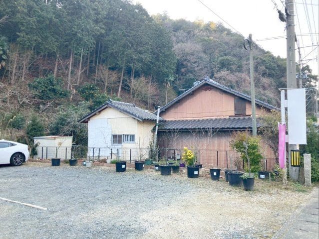 糟屋郡篠栗町大字篠栗 土地の外観|現況は古家・附属建物（居宅）がありますが、解体更地渡しです！