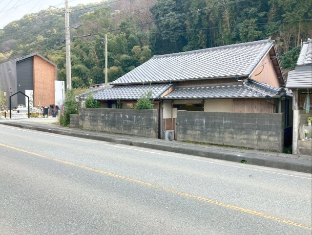 糟屋郡篠栗町大字篠栗 土地の前面道路含む現地写真|前面道路幅員は約10ｍです！