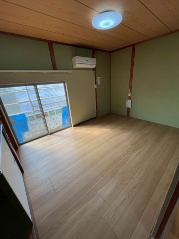 立願寺貸家の洋室