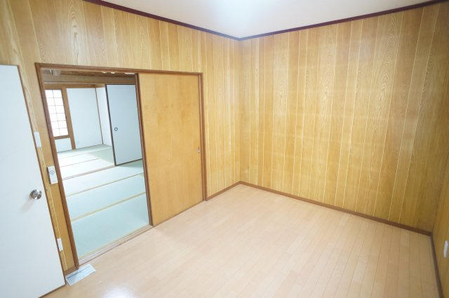 南紀寺町５丁目貸家の居間・リビング