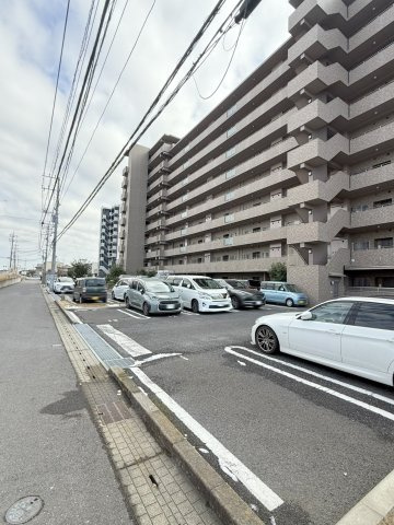 サーパスシティ守谷の駐車場|共用部・駐車場