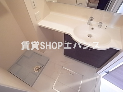 【独立洗面台】 | カサ・デ・トレス | 独立洗面台で身支度をすべて済ませてしまいましょう