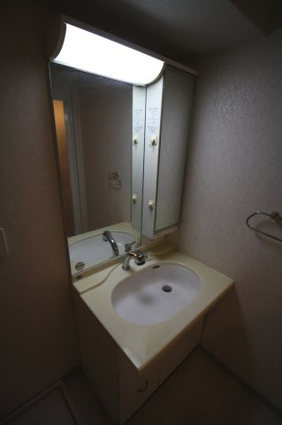 ＫiＬaＬa住吉の洗面所