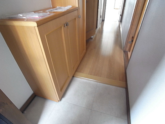 レジデンス本山の玄関