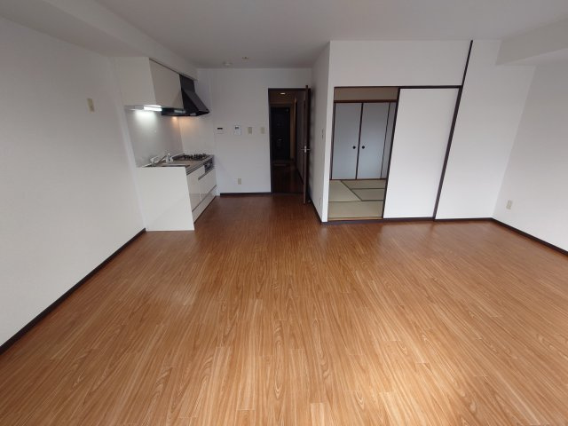 レジデンス本山の居間・リビング