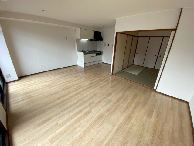 レジデンス本山の居間・リビング