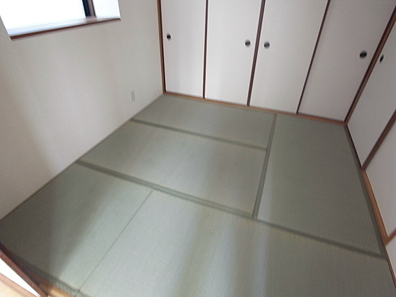 レジデンス本山の居間・リビング