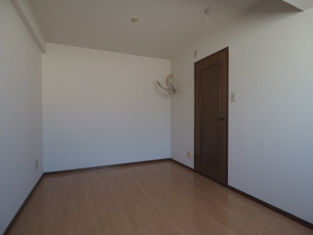 レジデンス本山の居間・リビング