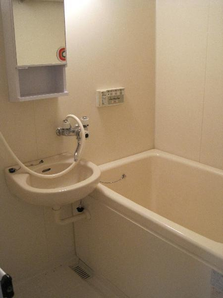 メゾンフレールの浴室