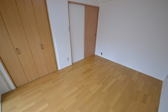 シティハイツ二宮の居間・リビング