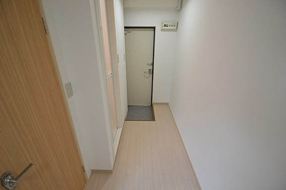 シティハイツ二宮の玄関