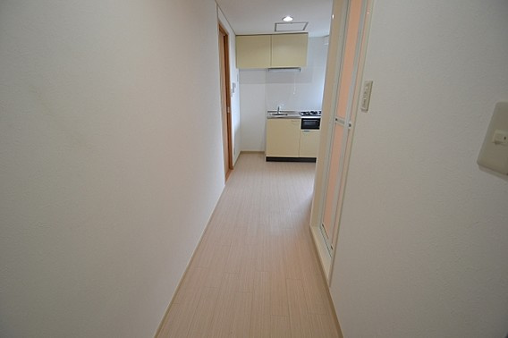 シティハイツ二宮の玄関