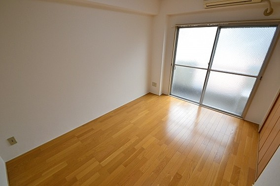 シティハイツ二宮の居間・リビング