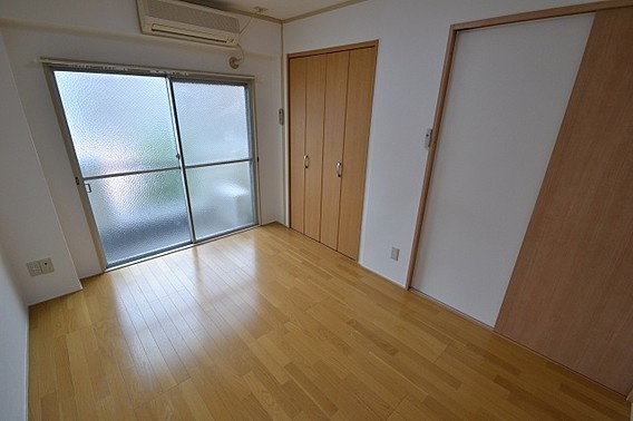 シティハイツ二宮の居間・リビング