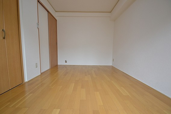 シティハイツ二宮の居間・リビング