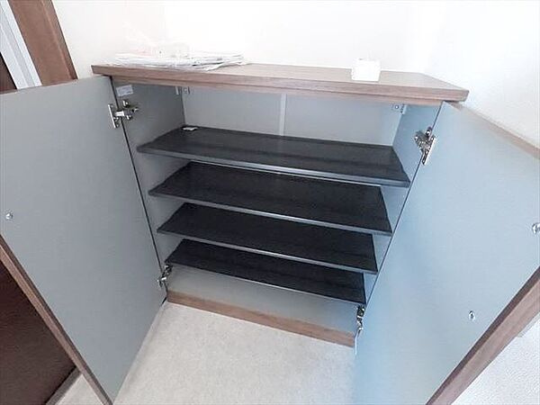 ＲＥＳＩＤＥＮＣＥ六甲道の玄関