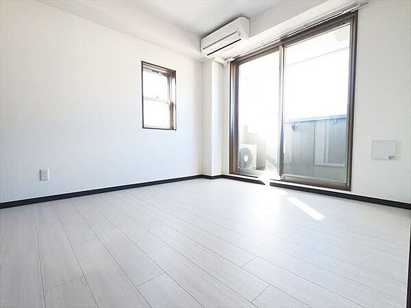 ＲＥＳＩＤＥＮＣＥ六甲道の居間・リビング