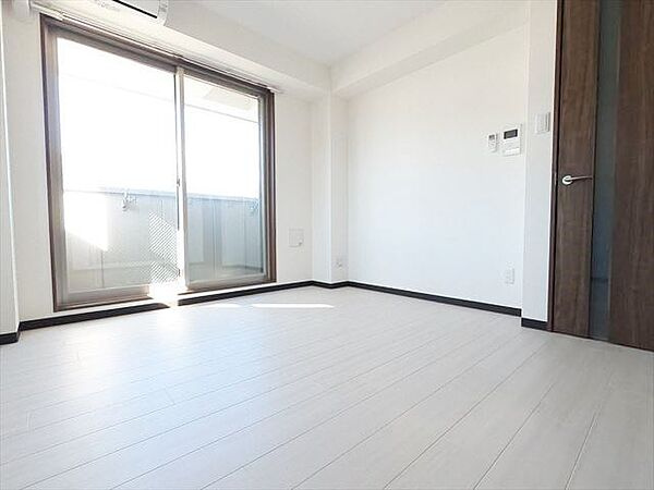 ＲＥＳＩＤＥＮＣＥ六甲道の居間・リビング