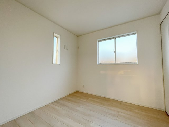 新築戸建・新築建売　熊谷市石原第7　石原小・荒川中の洋室|子とも部屋にもおすすめの洋室！クロス張替えなども【住まいの窓口バースランド】にお任せください！