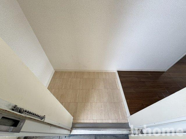 若園ハイツの玄関