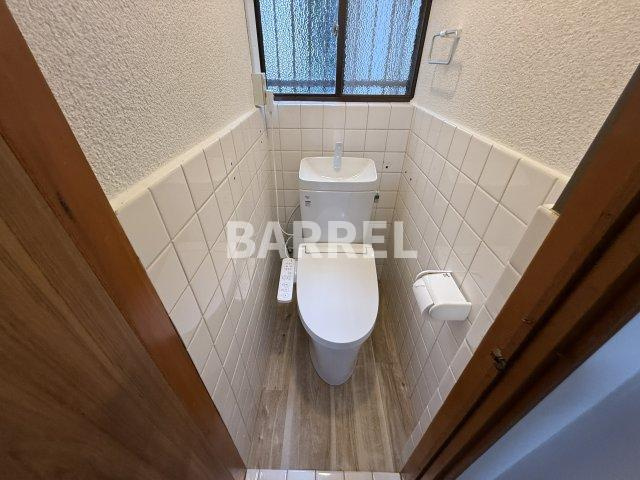 粟生外院２丁目戸建住宅のトイレ