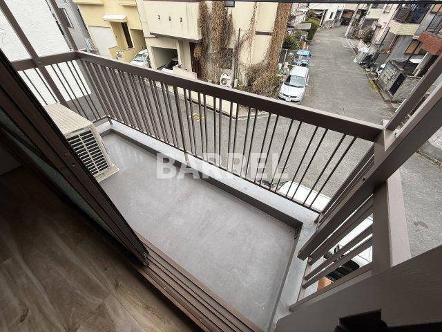 粟生外院２丁目戸建住宅のバルコニー