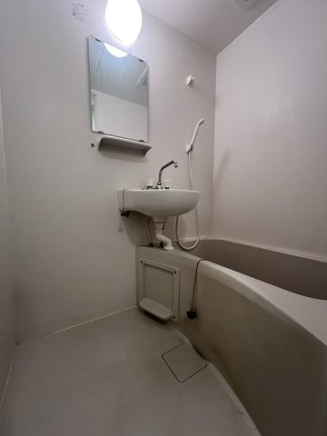 NAGA Iの浴室|浴室洗面有りのお風呂です