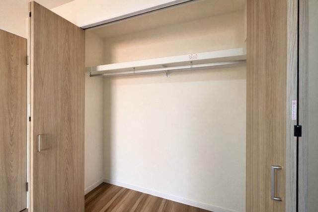 ハイネス小石川の収納|暮らしをすっきり整える豊富な収納スペースは、衣類から日用品まで余裕を持ってしまえ、いつも整った美しい住まいを保つことができます。快適な生活を支える頼もしい味方です。