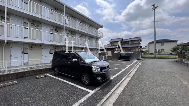 メルベーユ毛呂山の駐車場