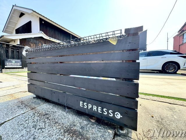 【エントランス】 | ESPRESSO岩塚 | 落ち着いたエントランスです