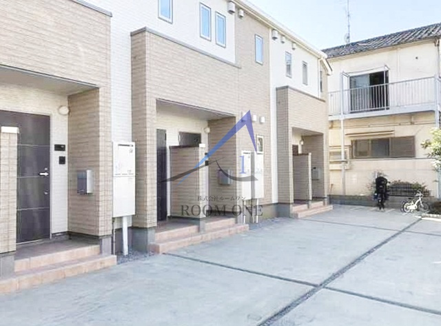 フローラのエントランス|エントランスです。