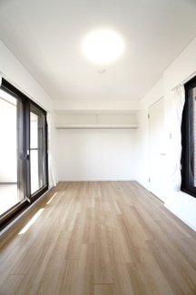 【洋室】 | 【上質リノベ】ヴェルディ川内 | 【洋室約7.5帖】
こども部屋をコーディネート！このぐらいの広さがあれば、 
お子さんの好きな色やモチーフを使ったコーディネートで、
お気に入りの空間にしていけそうで！