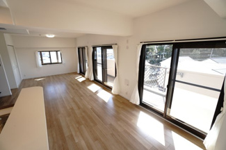 【居間・リビング】 | 【上質リノベ】ヴェルディ川内 | 【約21.0帖LDK】
デザインリフォームされた室内は
良い雰囲気になっております。
リノベーションで付加価値をプラスし、
ただの『住まい』ではなく『癒しのある空間』
に仕上がっております♪