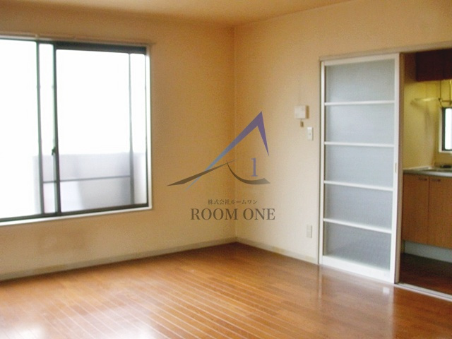 Ｅｇｇ上野毛の居間・リビング|洋室のお部屋です。