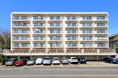 【外観】 | たなドエリングA棟 | ◆管理体制良好なマンションです。清潔感のあるエントランスに開放感のある住環境。