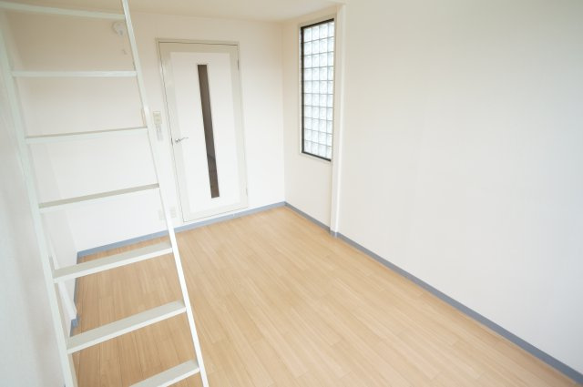 シティパレス川之上町