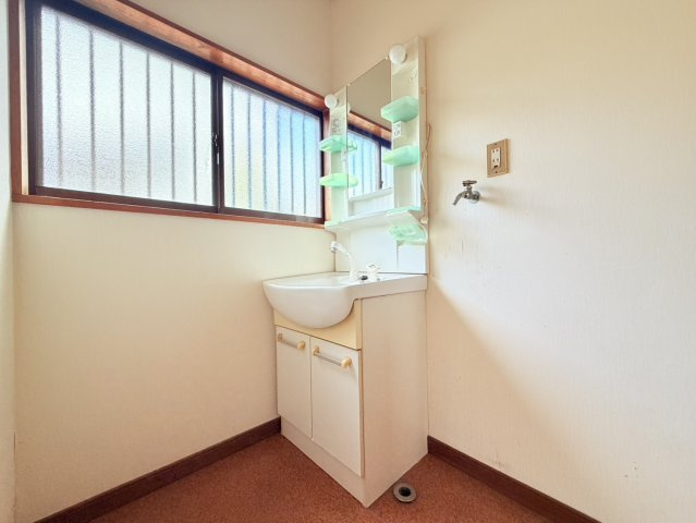 下妻市鬼怒　中古物件の独立洗面台