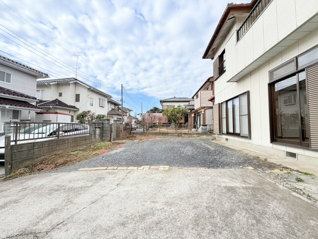 下妻市鬼怒　中古物件の駐車場