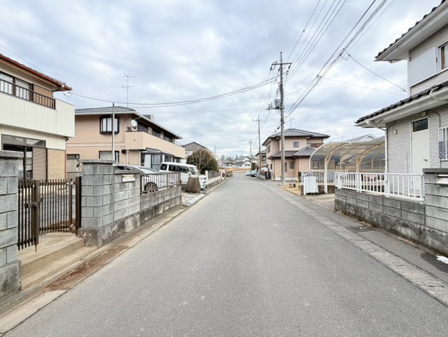 下妻市鬼怒　中古物件の前面道路含む現地写真