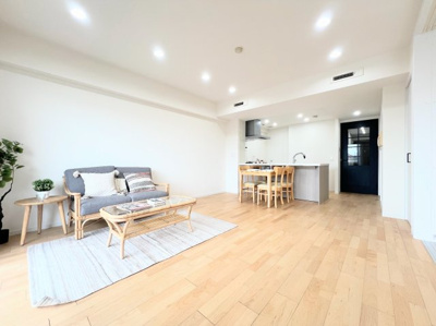 【居間・リビング】 | セントラルデュオ市ヶ尾 | ◆リビングは一日中太陽の光が射し込みます。家族が集まる空間は、自然と笑顔が溢れます！