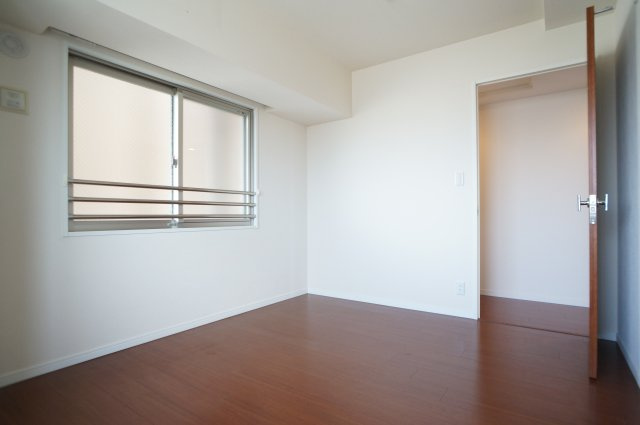 レイセニット奈良グラン・ヴェルジェの洋室