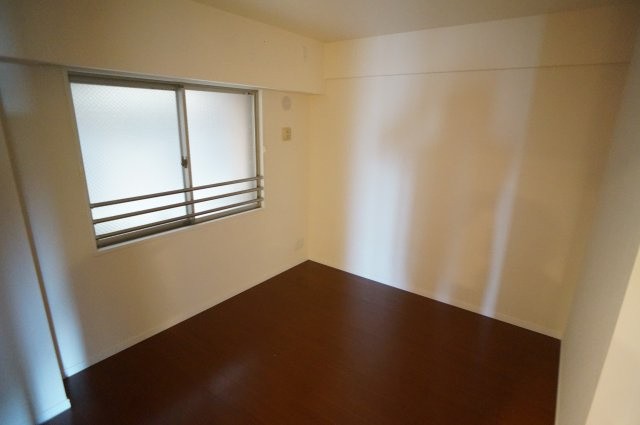 レイセニット奈良グラン・ヴェルジェの洋室