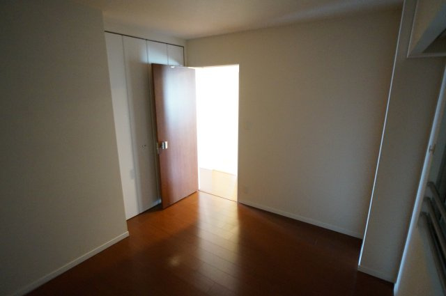 レイセニット奈良グラン・ヴェルジェの洋室