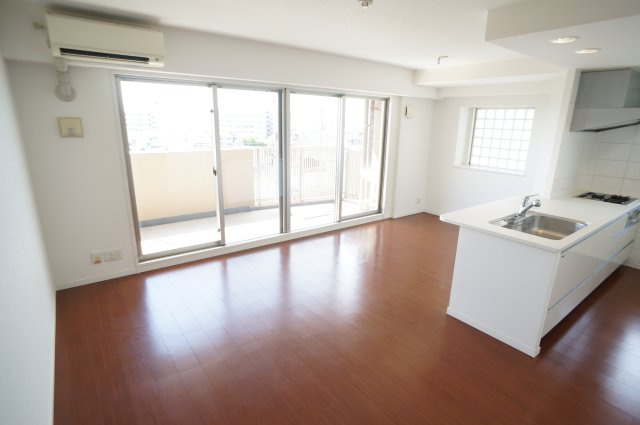 レイセニット奈良グラン・ヴェルジェの居間・リビング