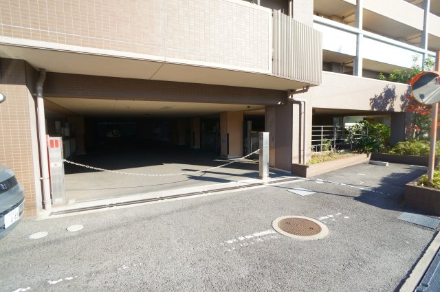 レイセニット奈良グラン・ヴェルジェの駐車場