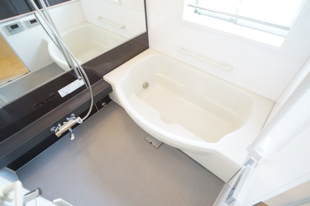 レイセニット奈良グラン・ヴェルジェの浴室