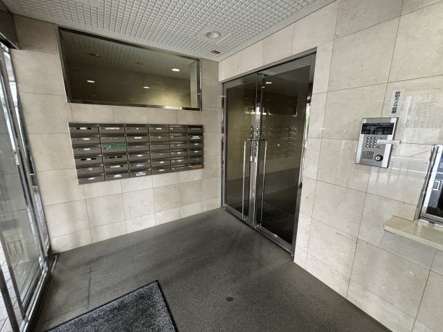 サニークレスト西船橋 のエントランス
