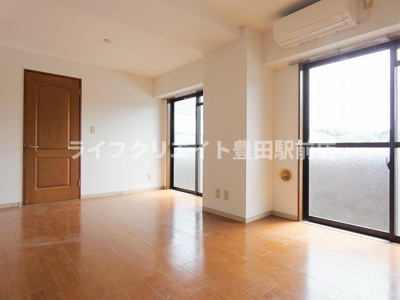 【居間・リビング】 | ヴィラ・フェレイロ